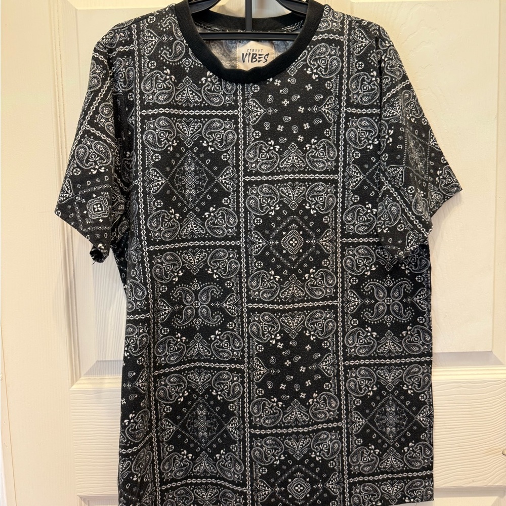 Black Paisley Short Sleeve Tee